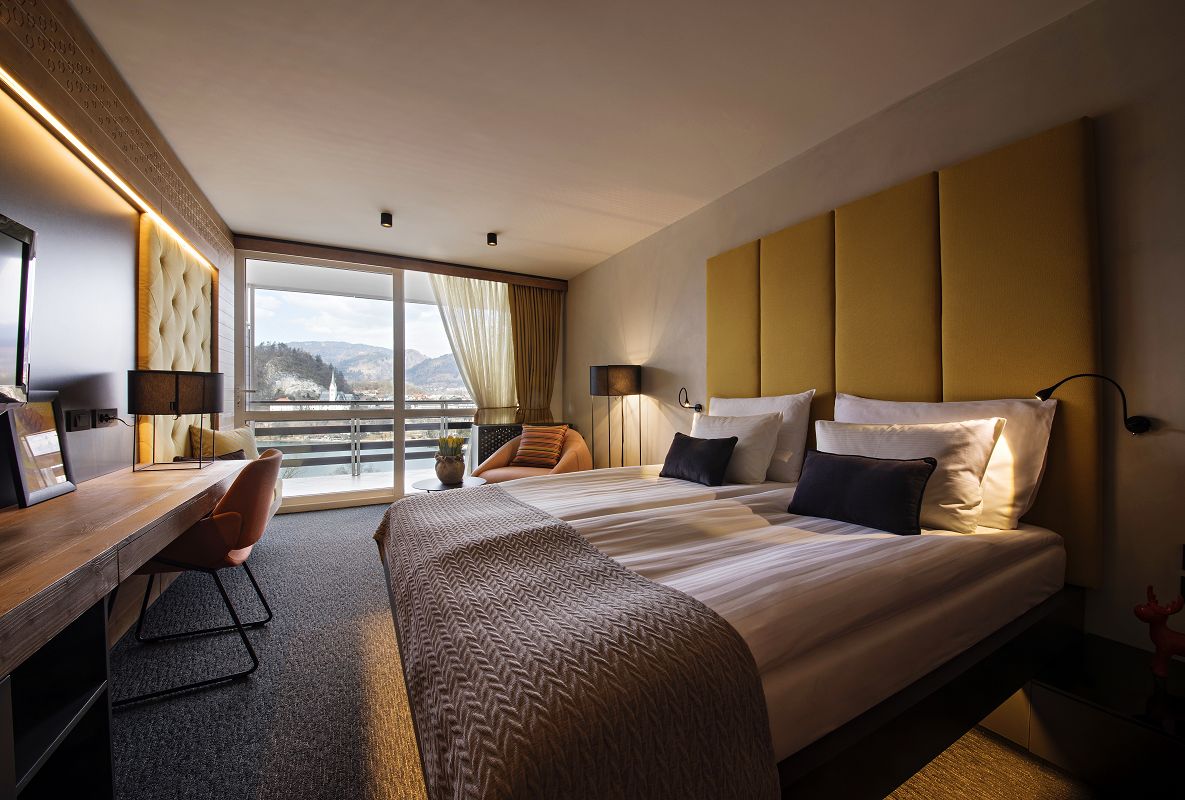 布雷德湖區飯店