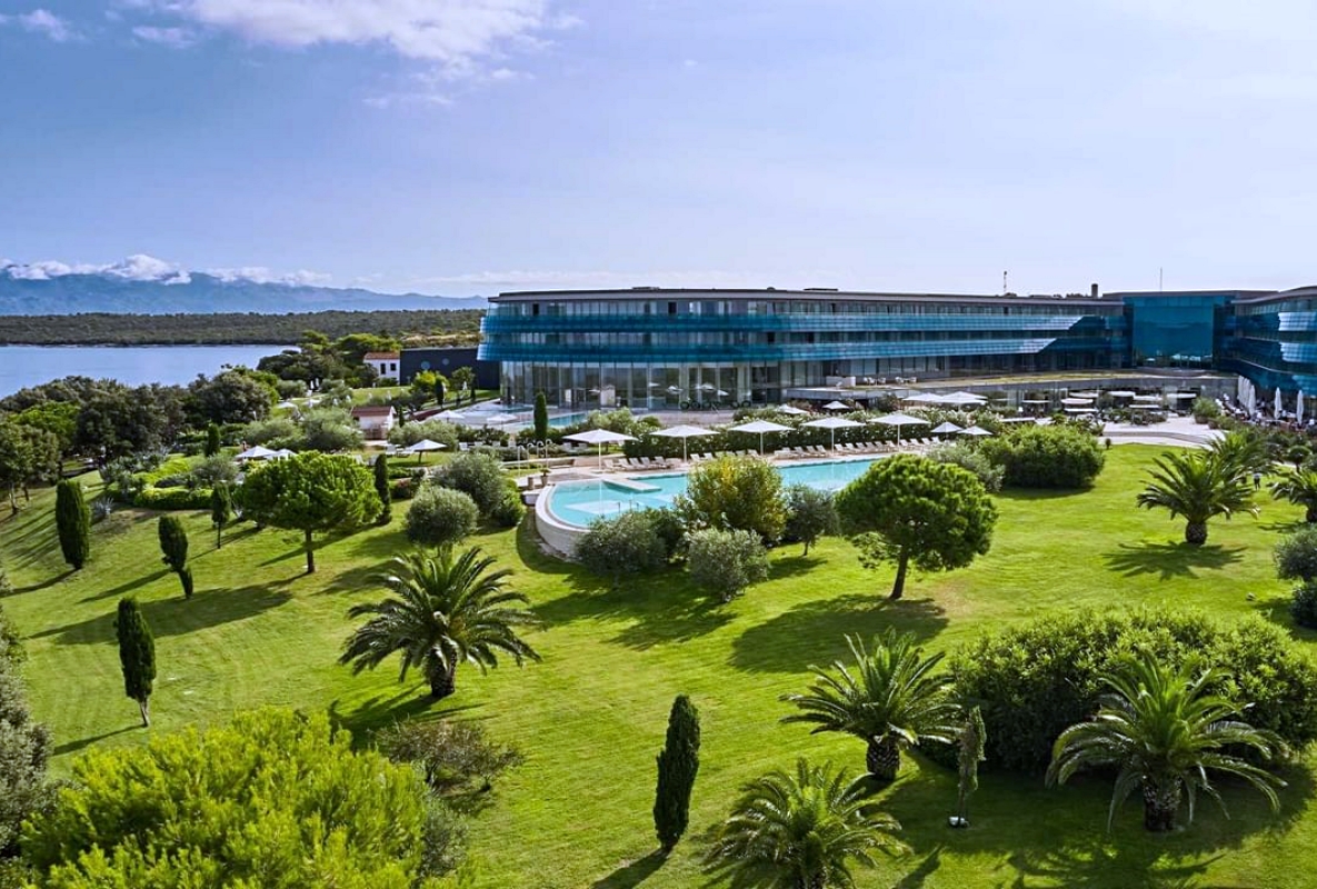 札達爾市郊五星度假飯店